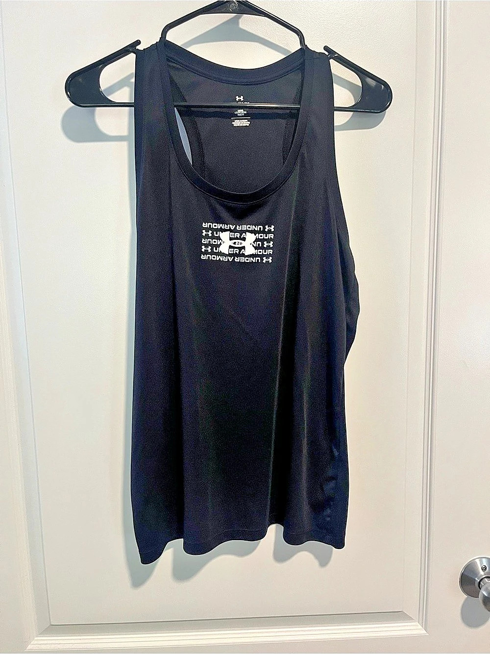 Under Armour Athletic Tank Top in Black Size Medium